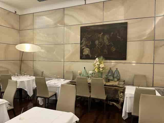 Sala F Olga at Hotel Universo: Elegant boardroom for VIP receptions and intimate dining events.