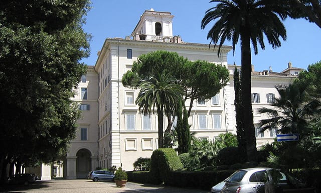 Congressi Rospigliosi historic hall for luxury corporate retreats and networking events.