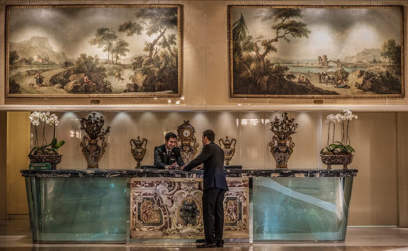 Luxury Tiepolo Bar banquet hall for executive retreats and boutique corporate events.