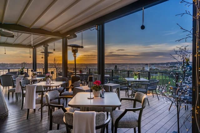 Adèle Mixology Lounge
