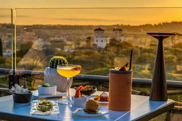 Adèle Mixology Lounge