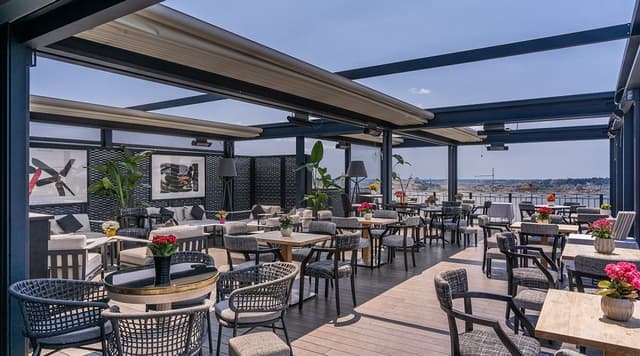 Adèle Mixology Lounge