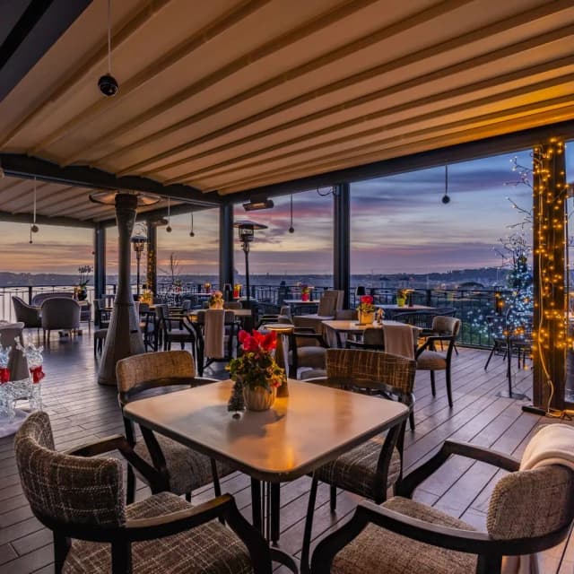 Adèle Mixology Lounge