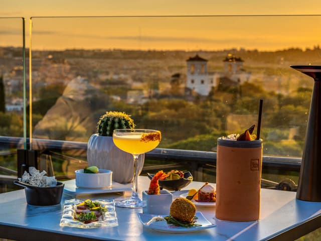 Adèle Mixology Lounge
