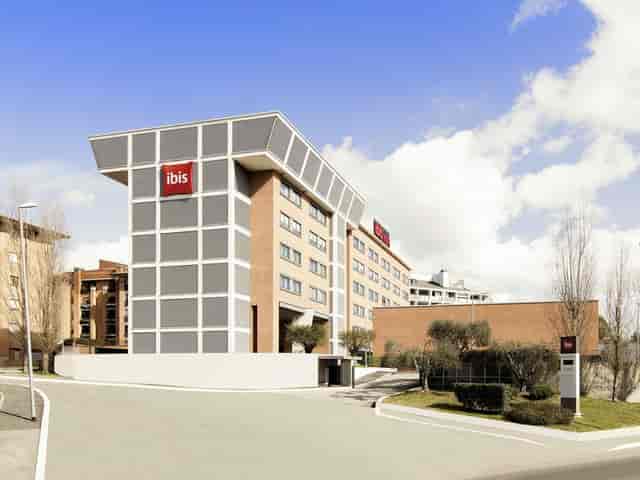 Fiera Roma exterior and hall, reliable corporate event venue and business meeting space.
