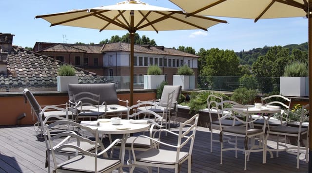 Verve Restaurant terrace: high-end outdoor networking event and cocktail reception venue.