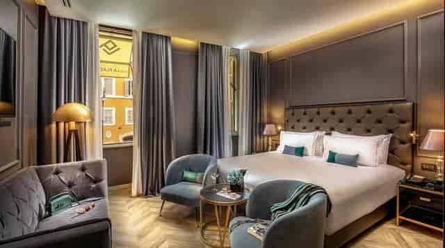 Private Garden La Place Roma boutique hotel suite for VIP executive retreats and luxury meetings.