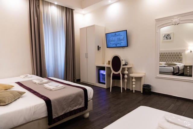 Hotel Relais Monti business center: desk workspace for corporate travel and group room blocks.