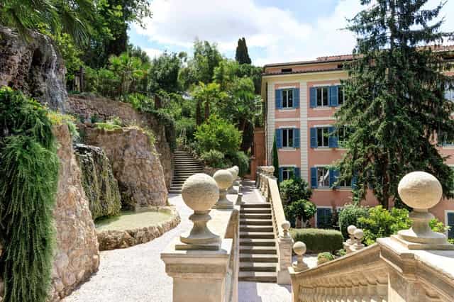Gli Orti del Papa garden, luxury historic venue for corporate retreats and boutique weddings.