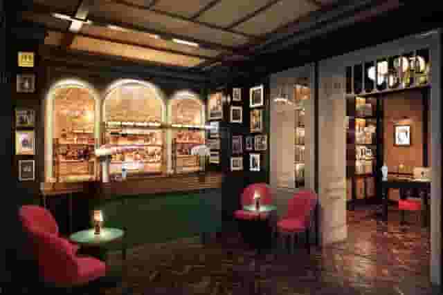 Restaurant & Bar