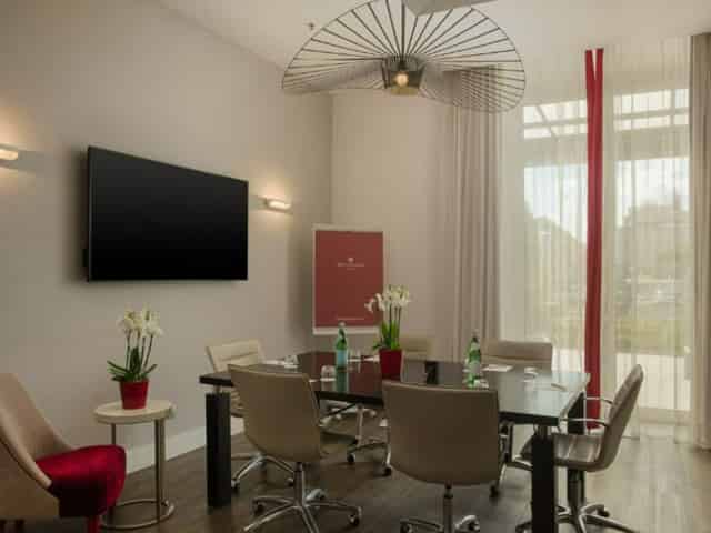 Executive 2