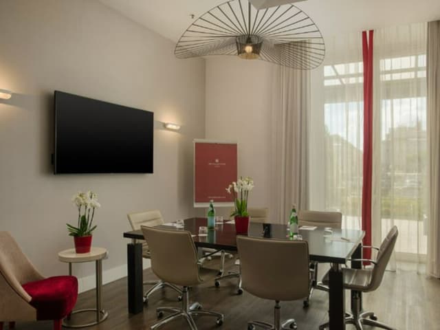 Executive 2