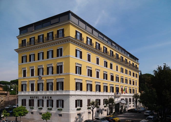 Elegant Hotel Eden piano bar for luxury corporate meetings and sophisticated Rome events.