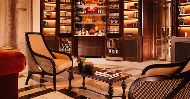 Piano bar