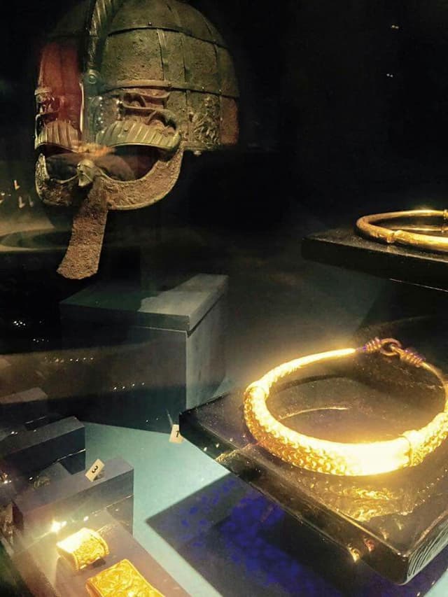Gold Room