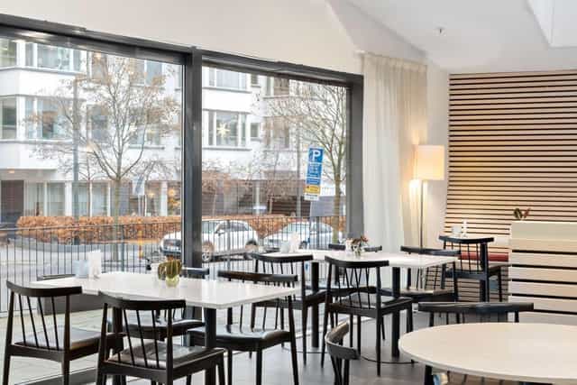 Bright breakout space at Best Western Stockholm, ideal for corporate meetings and networking events.
