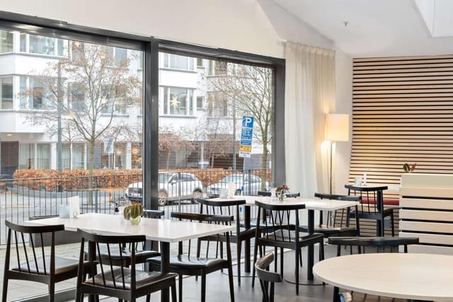 Best Western Park City Stockholm lobby: bright breakout space for business meetings and events.