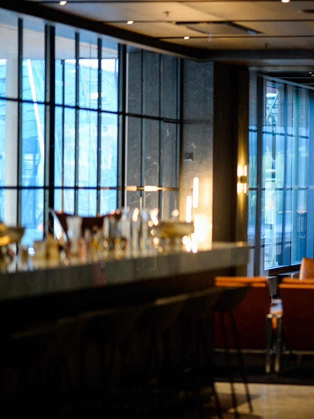 Modern cocktail bar lounge in Kammarsalen, ideal for upscale networking and executive events.