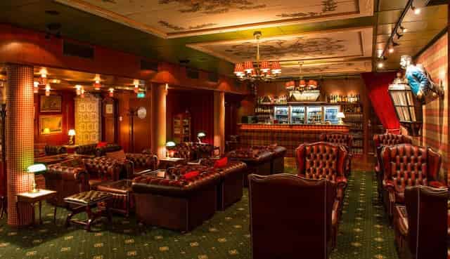 Cocktail bar