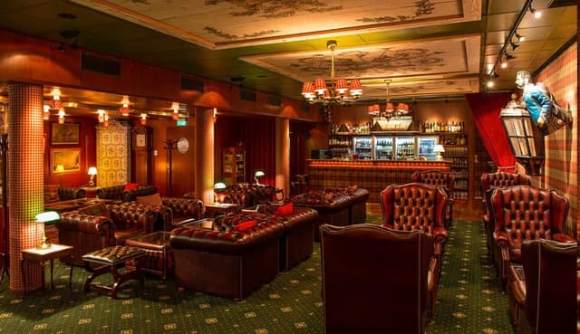 Cocktail bar