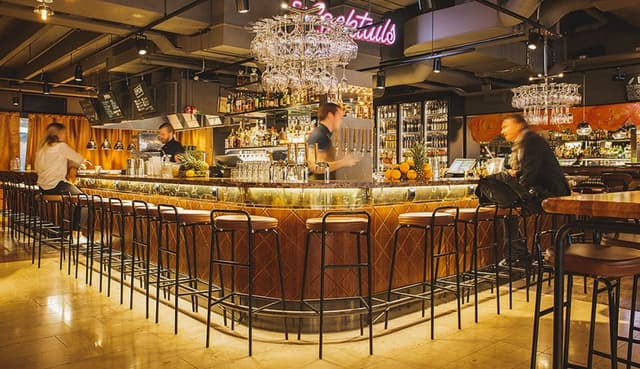 Cocktail bar