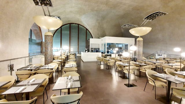 Antonello Colonna high-ceilinged banquet hall for corporate events and networking mixers.