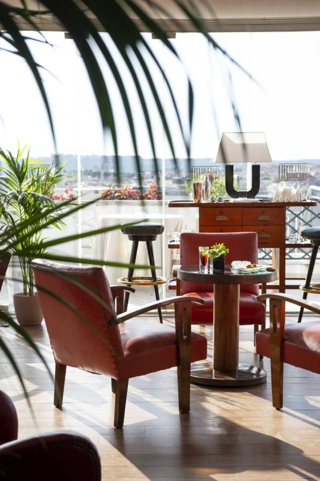 Rooftop lounge