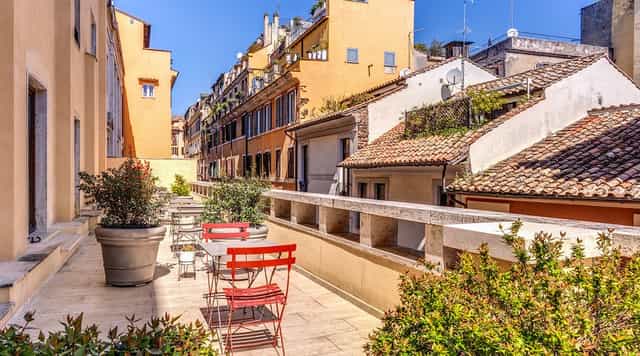 King One Bedroom Suite terrace in Rome for business meetings and networking cocktail events.