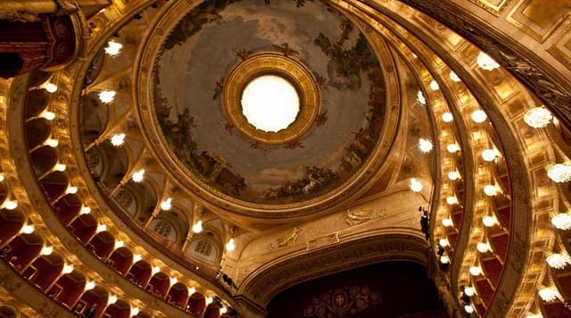 Performing arts theater