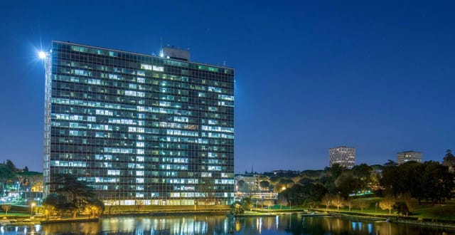 Omnia Hotels waterfront venue for large corporate functions and gala events.