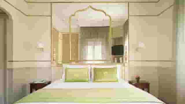 Rooms and Suites