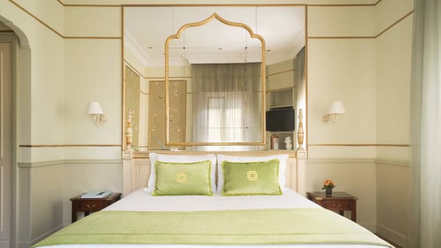 Rooms and Suites