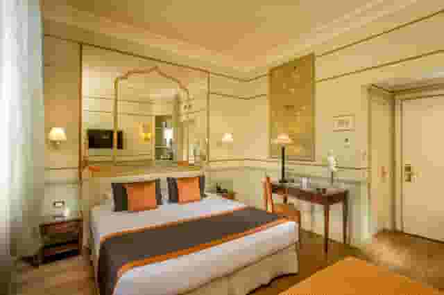 Rooms and Suites