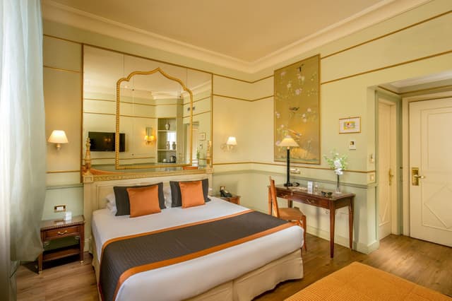 Rooms and Suites