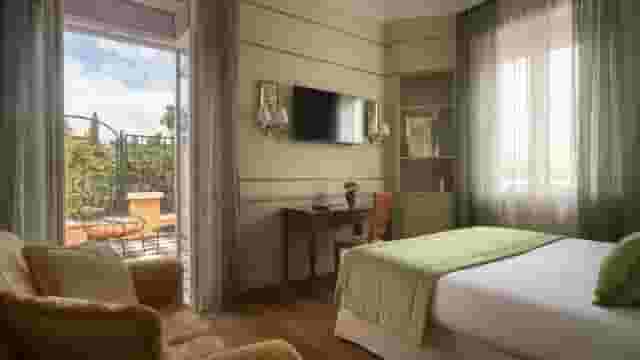 Rooms and Suites