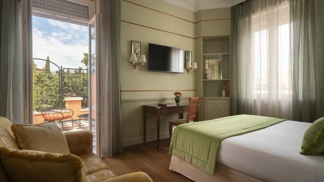 Rooms and Suites