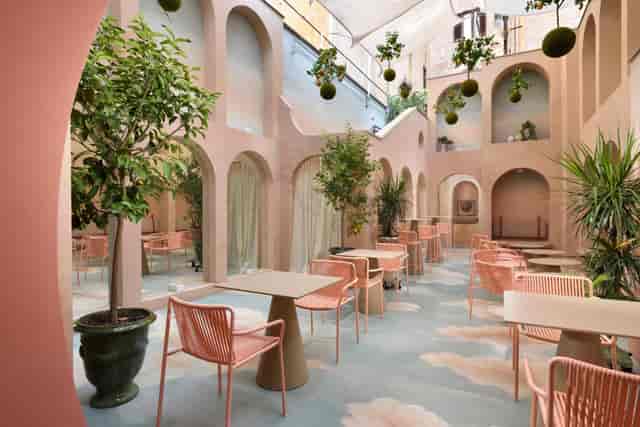 Biophilic lounge bar at Leon's Place for high-end networking events and corporate receptions.