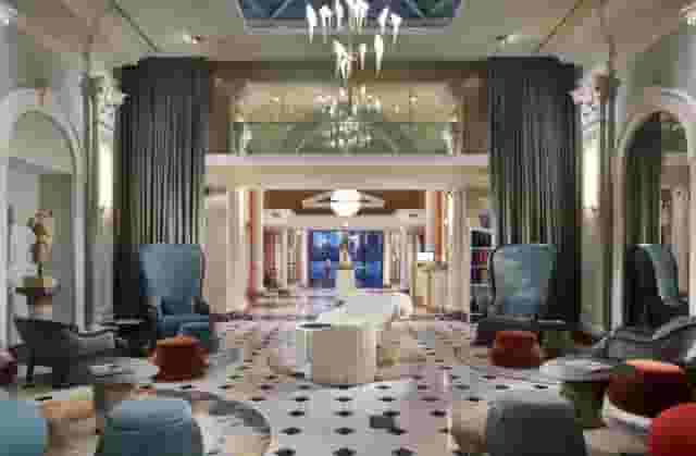 Lounge Bar