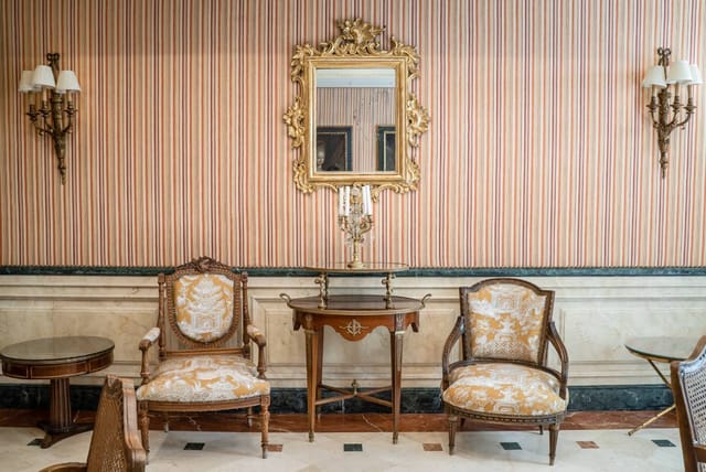 Elegant Salón Tragaluz, Orfila: VIP meeting room for private networking events.