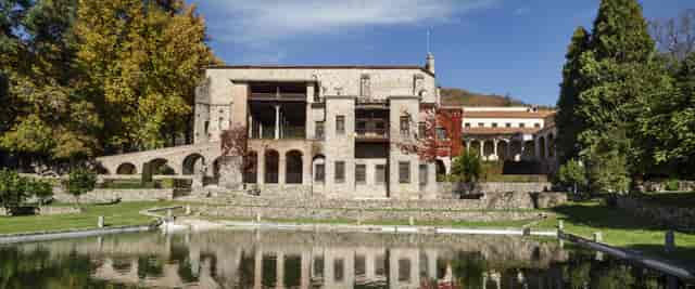 Renaissance cloister at San Jerónimo de Yuste, perfect for luxury wedding and gala venues.