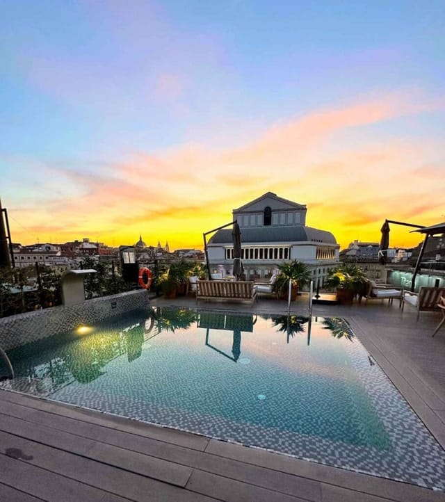 Rooftop lounge at Ocean Drive Madrid for corporate incentive events and upscale cocktail receptions.
