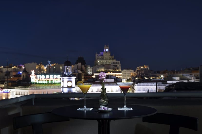Rooftop reception at Nota Alta Madrid for VIP networking and corporate cocktail events.