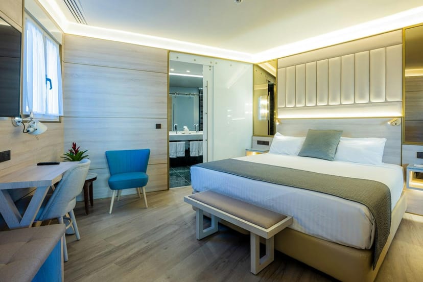 Salón Machado luxury hotel room for executive meetings and corporate events.