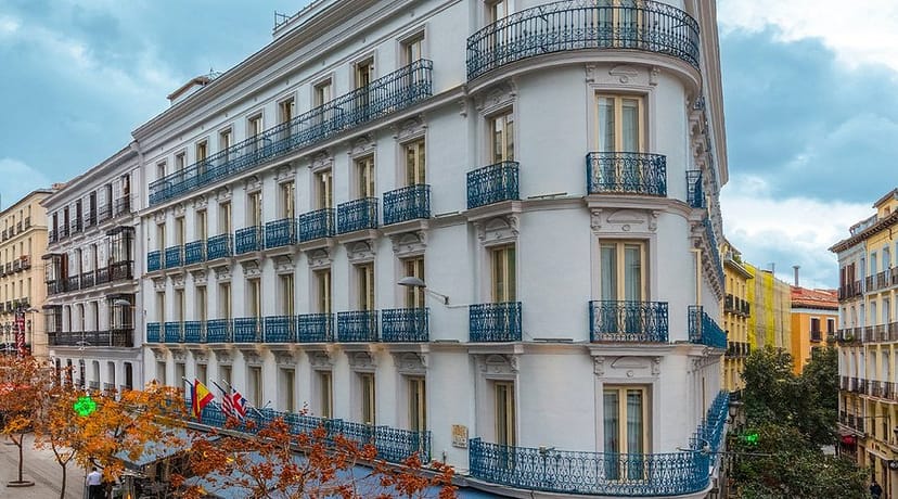 Upscale Hotel Preciados suite for intimate corporate retreats and luxury incentive travel.