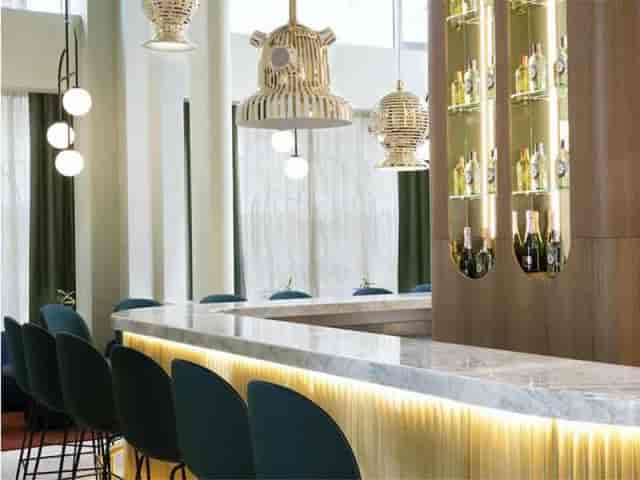Upscale Lobby Bar Garra for VIP cocktail hours and professional networking receptions.