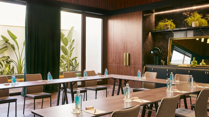 U-shaped boardroom in Crystal Tower for executive retreats and boutique VIP meetings.
