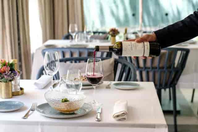 Professional plating at CoolRooms Palacio de Atocha, elegant corporate dining and event catering.