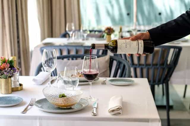 Professional plating at CoolRooms Palacio de Atocha, elegant corporate dining and event catering.