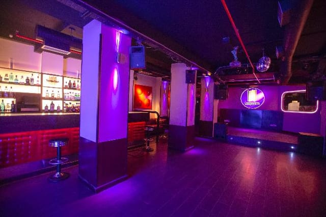 Sala Lounge at Tempo Club with purple lighting for private events and product launches.