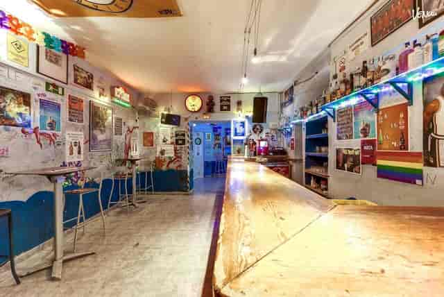 Oceans Events hall: casual, intimate venue for social mixers and informal networking events.